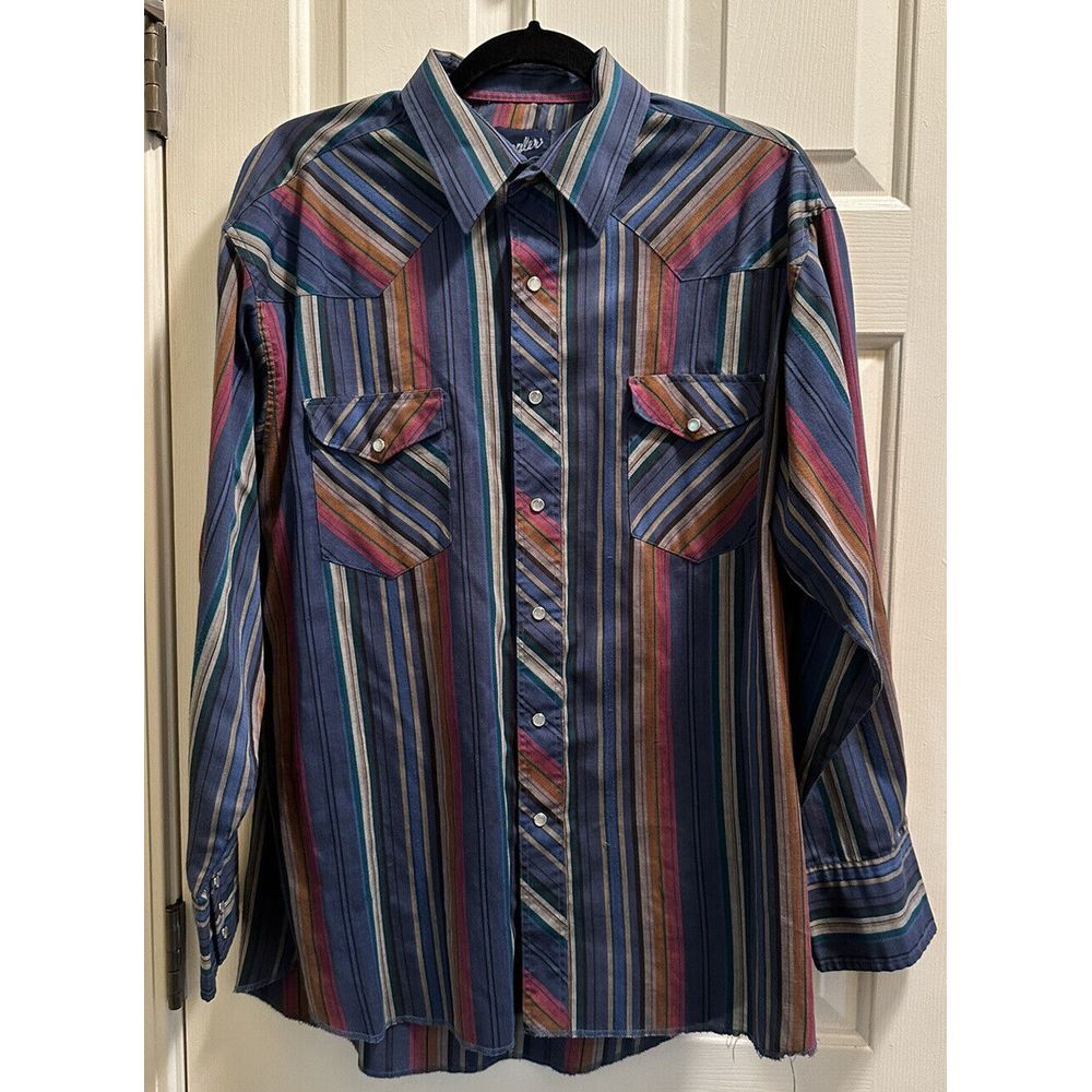 VINTAGE Wrangler Shirt Mens 161/2-34‎ Blue Multi Striped Long Tails Pearl Snap